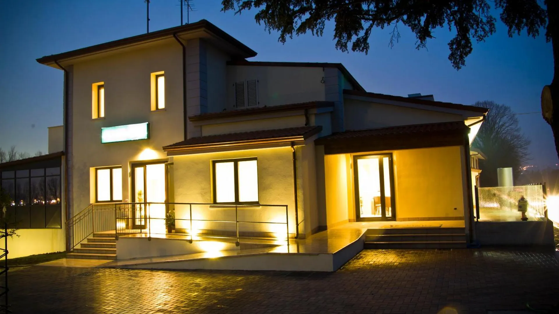 Hotel Main Street Cerasolo
